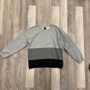 Aritzia La Notte brand crew neck sweatshirt